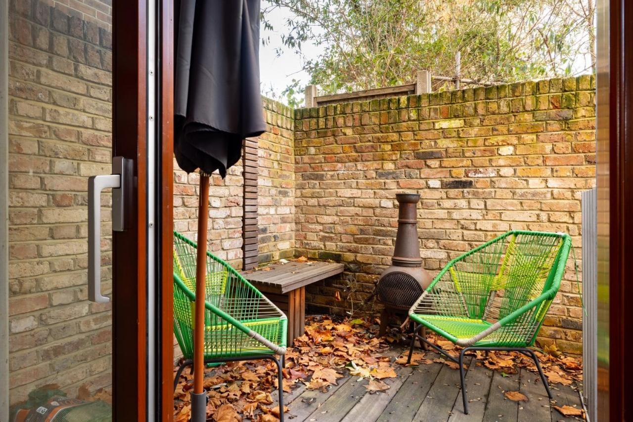 The Victoria Park Sanctuary - Stunning 2Bdr Flat Apartment ลอนดอน ภายนอก รูปภาพ